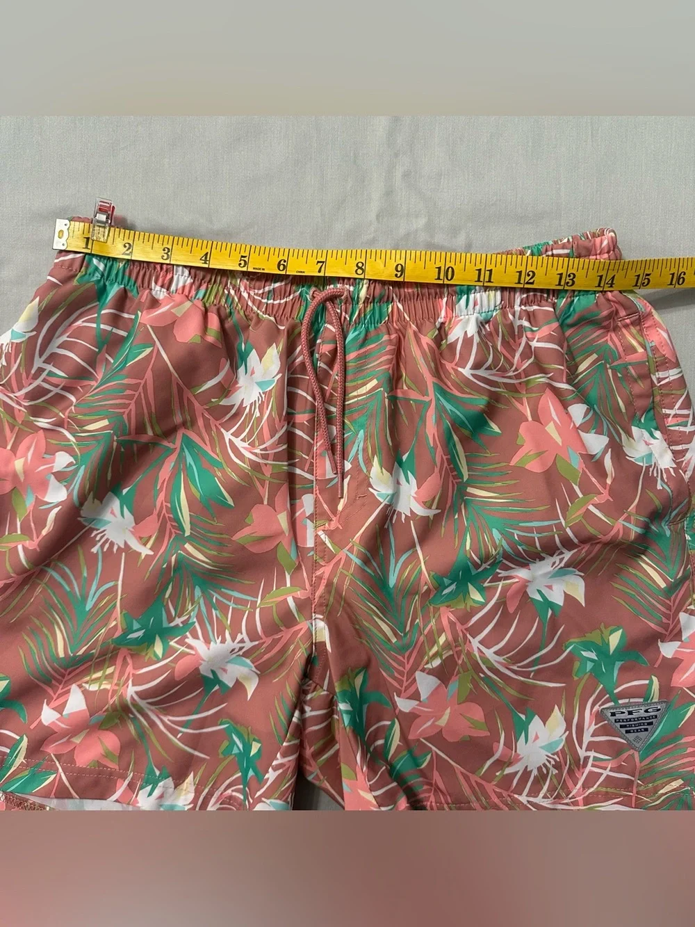 Columbia PFG Rambler Water Shorts Mens M Swim Trunks Pink Floral Tropical Lined